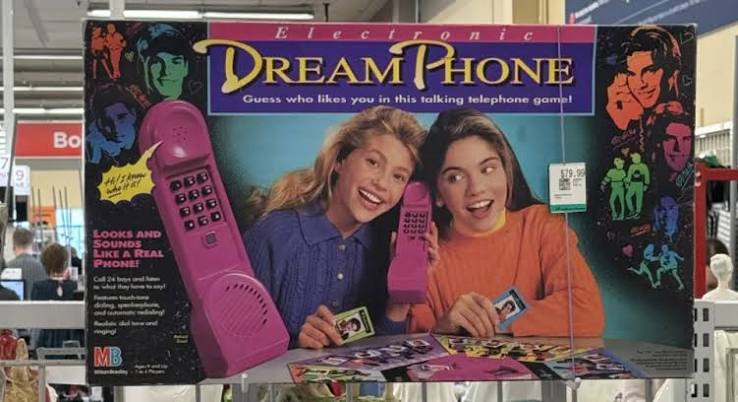 90s Dream Phone board game