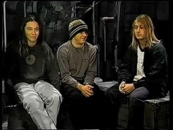 MTV grunge fashion and 90s alternative rock takeover