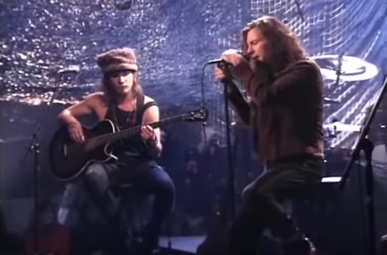Pearl Jam MTV Unplugged 1990s grunge performance image
