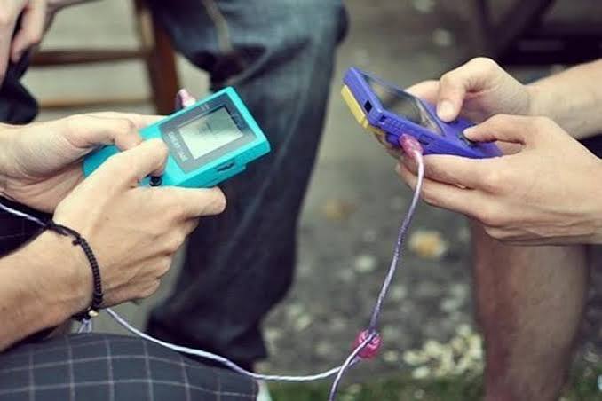 90s Pokémon Game Boy link cable trading
