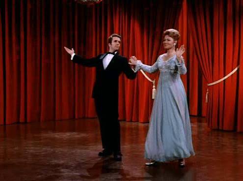 Marion Cunningham dancing with Fonzie during Happy Days