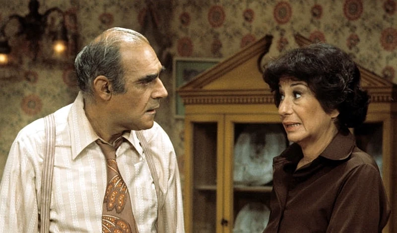 Abe Vigoda as Fish with Florence Stanley as Bernice