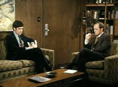 Bob Newhart as psychologist Bob Hartley in his office