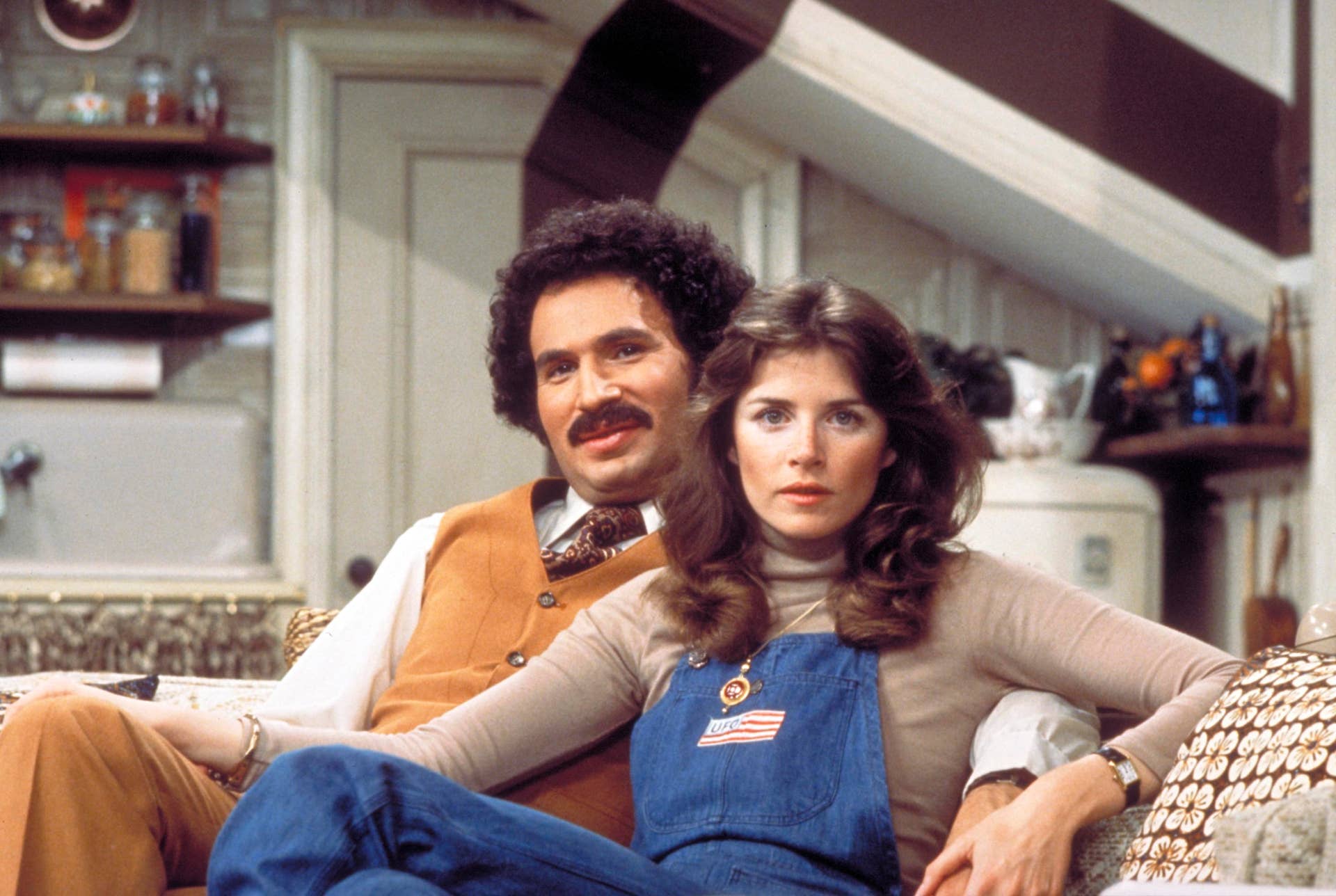Gabe and Julie Kotter together in their apartment