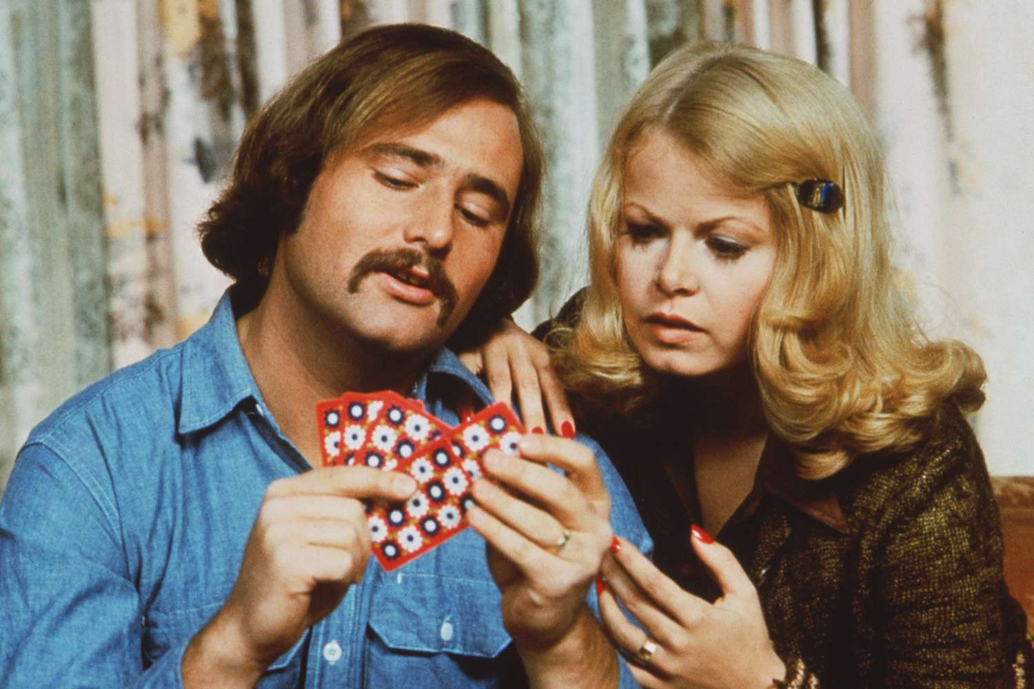 Mike and Gloria Stivic together