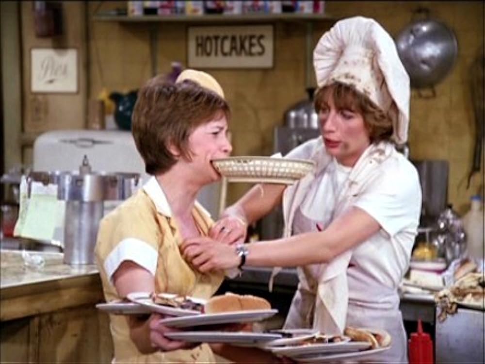 Laverne and Shirley working in the episode The Diner