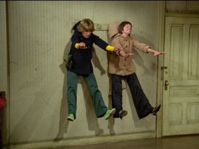 Laverne and Shirley in the episode The Robbery