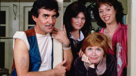 One Day at a Time cast photo with the Romano family and Schneider