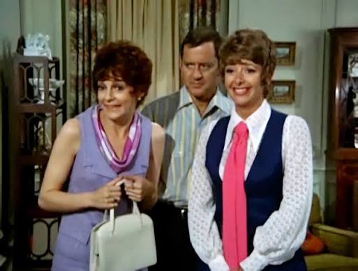 The Pigeon Sisters on The Odd Couple